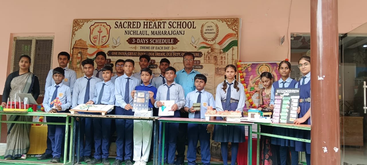 सामाजिक विज्ञान विषय पर आधारित त्रिदिवसीय कार्यशाला का शुभारंभक्रासर,कार्यशाला के पहले दिन हमारी संस्कृति,हमारी पहचान पर दिया गया जोर निचलौल(महराजगंज)नगर निचलौल स्थित सक्रेड हार्ट स्कूल निचलौल में सामाजिक विषय पर आधारित त्रिदिवसीय कार्यशाला का आयोजन किया गया। जिसमें विषय से संबंधित क्रिया कलाप पर जोर दिया गया।कार्यक्रम का शुभारंभ विद्यालय के सेक्रेटरी आनंद कुमार तिवारी द्वारा माता सरस्वती के चित्र पर माल्यार्पण व पुष्पांजलि अर्पित कर की गई। तत्पश्चात विद्यालय के कक्षा सात की छात्रा नीमा मनु व सांनवी त्रिपाठी द्वारा सरस्वती बंदना की प्रस्तुति दी गई।जो हमारी संस्कृति हमारी पहचान पर आधारित थी।इसी क्रम में फैंसी ड्रेस प्रतियोगिता कक्षा एक से पांच तक आयोजित की गई।व सामाजिक विषय से संबंधित प्रदर्शनी बच्चों द्वारा लगाई गई थी।जो अनुकरणीय थी।विद्यालय के प्रधानाचार्य ए ब्रिटो ने बच्चों को संबोधित किया व बताया कि इस तरह का आयोजन बच्चों में प्रतिस्पर्धा को जन्म देता है।बच्चे अध्यन के साथ साथ रचनात्मक कार्यों को भी सीखते है।व अपने कुशलता को प्रकट करते है।कार्यक्रम के सफल आयोजन में सामाजिक विषय के शिक्षक प्रदीप पाण्डेय,अर्पण त्रिपाठी,गोरख पटेल,आरती त्रिपाठी,की भूमिका सराहनीय रही।सांस्कृतिक कार्यक्रम को बेहतर ढंग से संचालित करने में प्रजिला मनु का योगदान सराहनीय रहा।विद्यालय के कॉर्डिनेटर प्रदीप कुमार पाण्डेय ने अगले दिन के कार्यक्रम की रूपरेखा प्रस्तुत की।व पहले दिन के कार्यक्रम को बेहतर ढंग से संचालित करने के लिए सभी शिक्षकों के प्रति आभार प्रकट की।कार्यक्रम के अंत में विद्यालय के प्रबंधक जीएन त्रिपाठी द्वारा सभी शिक्षकों व छात्र छात्राओं के प्रति धन्यवाद ज्ञापित की।