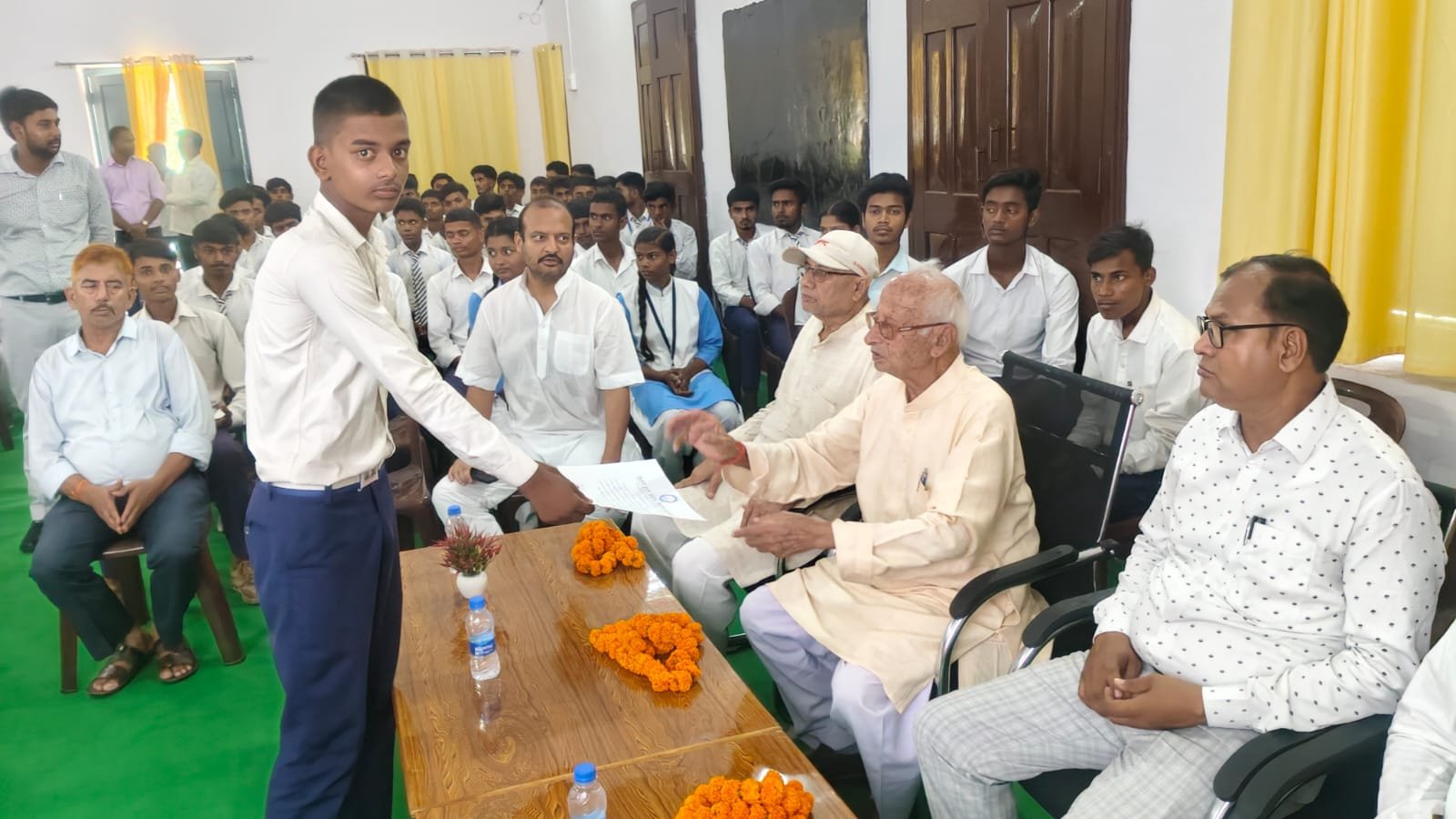 प्रोजेक्टर आधारित शिक्षण कार्य का हुआ शुभारम्भ