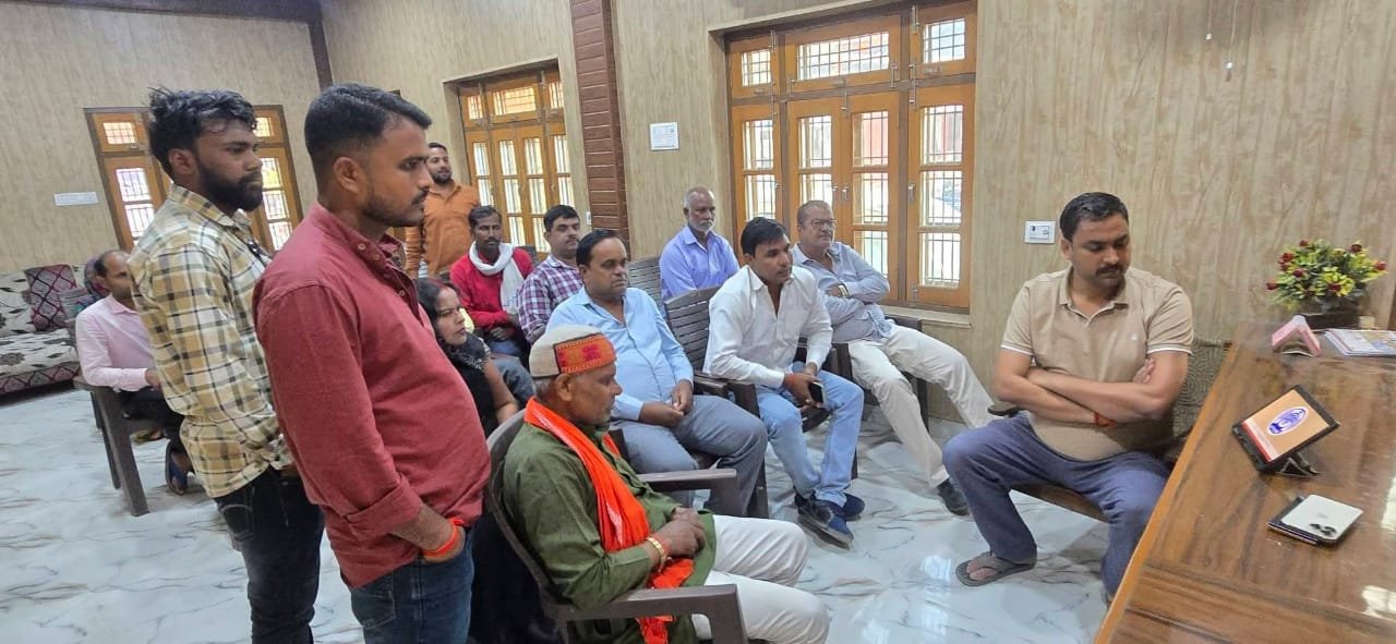 विधायक विवेकानंद पाण्डेय के आवास पर गूंजा ‘मन की बात’ का संदेश, स्वच्छ और स्वस्थ खड्डा बनाने का संकल्प